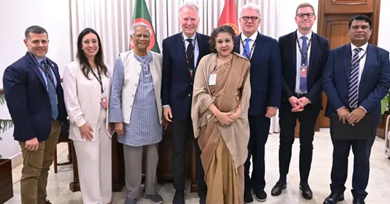 প্রধান উপদেষ্টার সঙ্গে আইআরআইয়ের নির্বাচনি পর্যবেক্ষক দলের সাক্ষাৎ